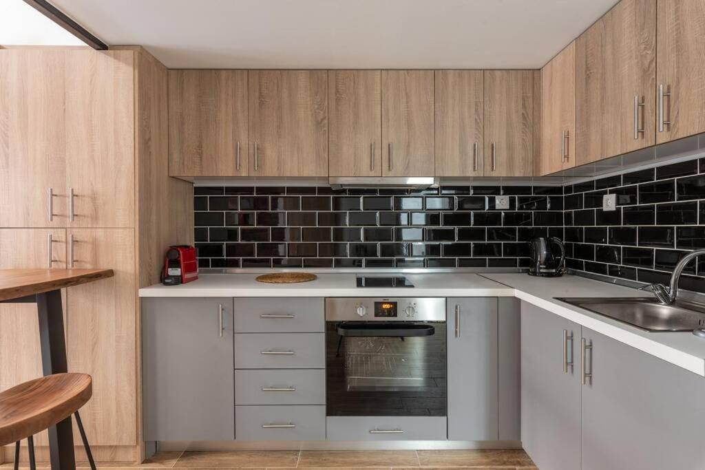 Appartamento Industrial Loft Near Seaside W 200Mbps Salonicco Esterno foto
